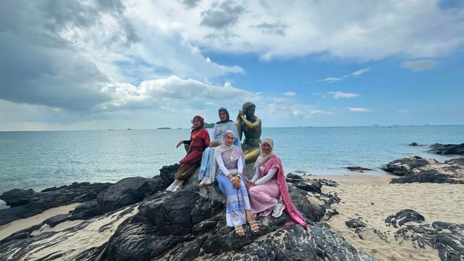 Local costume tours around the city